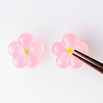 《木箱入》ぷっくり桃の花お箸置き～節句飾りや結婚祝いにも～