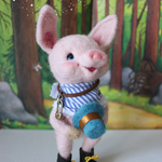 Standing piggy