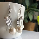 新作✨ドット&ストライプ ゆらゆらピアス(ホワイト)