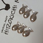 初夏セール　6個セット　お魚モチーフ　チャーム　14x7mm