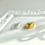 メタルのシンプルチタンピアス