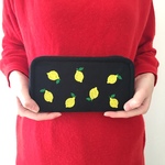 檸檬の手刺繍財布