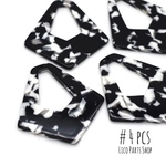4個 ＊ 大振り black×white チャーム