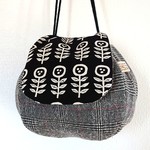 フタ付き『Colon●巾着 』(大)■グレンチェック柄×北欧Flower柄(ブラック)  