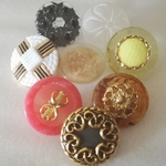 【4】. Colorful import vintage ボタン8pcs set
