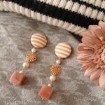 ベージュ ◇ マーブル・デザイン ◇ イヤリング ∥ ピアス