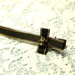 cross＊ribbon　ブラック　ヘアクリップ