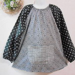 130cm ●黒系　シックな柄　ドット袖　スモック　●