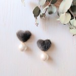 ハートファー×コットンパールピアス カーキ 冬 クリスマス 金属アレルギー対応 チタン 樹脂ピアス イヤリング 樹脂ノンホール