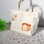 食パンの 羊毛刺繍キャンバストート🍞
