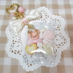 【クッキー入り・2】シャカシャカ♪お菓子の小袋／キーホルダー