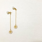マーガレットが揺れるピアス