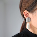 ブラウンチェックイヤリング・ピアス（ホワイト）