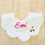 さくらんぼ♡*手刺繍✿もくもくチェリー✿名入れスタイ・女の子・出産祝い☻