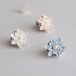 【マスクにも】 雪の結晶タックピン ＊つまみ細工＊