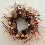 まつぼっくりとドライフラワーのリース35    