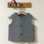 リバーシブル・ベビーベスト☆CHECK&STRIPE 黒ギンガムチェック＆Wガーゼデニム（中綿入り）【出産祝いにも】