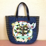 羊毛刺繍のリンゴの木のトートバッグ