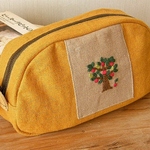 幸せの黄色いポーチ　リネンと刺繍　リンゴの木