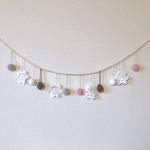 新作！ ガーリィなスノーフレイクガーランド