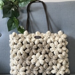 ［eri様オーダー］39.ホワイト花モチーフ（玉編み）がメインのニットバッグ