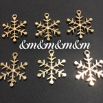 冬 雪の結晶 クリスマスチャーム トナカイ　カン付き　ゴールドパーツ　ゴールド　パール　パーツ　素材　材料　金具　メタルパーツ　ピアス　イヤリング　アクセサリー　資材　チャーム