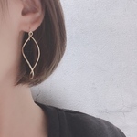 しずく型ゴールド変形ピアス＊再販＊