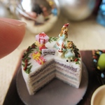 Alice's  Present Cake set