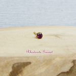 濃色ロードライトガーネット・ピアス　3mm（片耳）