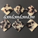２５ｍｍ　レオパード柄　四角　穴あり　アクリル　べっ甲　べっこう　鼈甲　べっ甲　シェル　パーツ　素材　材料　金具　ピアス　イヤリング　アクセサリー　資材　チャーム　カン付き
