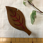 本皮革　ブローチ　秋の木の葉