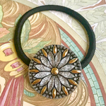 デイジー✴︎シルバーラメ／チェコガラスボタンのヘアゴム32mm