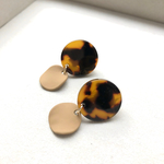 べっこうとマットなひらひらパーツのイヤリング/ピアス