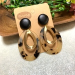 大人カッコイイ！ホワイトべっ甲の大ぶりピアス・イヤリング♡