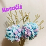 大きめポンポンピアス