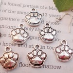 ふっくらにくきゅうAS　6個　銀古美/アンティークシルバー　チャーム　メタル　犬/猫　