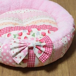  【クリスマスセール】ラウンドペットベッド《いちごボーダー×ボア》