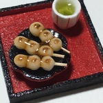 みたらし団子とお茶