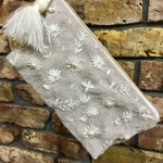 T様用白の刺繍ファスナーポーチ♪
