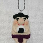 【まげまげまー様専用】おにぎりモグモグお相撲さんのストラップ
