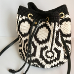 大サイズコットンニットバケツ巾着ショルダー 幾何学モノトーン