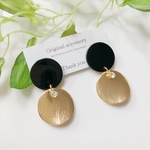 【貼るピアス♡】ブラック×ラウンドメタルパーツ×ビジュー
