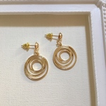 紫レザータッセルのピアス