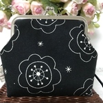 北欧花柄（ブラック）♡がま口ポーチ
