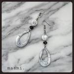 №27　モノトーンピアス（イヤリング可）