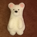 【再販】しろくまちゃん の 羊毛フエルトの ブローチ  