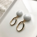 グレー×ゆがみフープ ピアス・樹脂ピアス・イヤリング