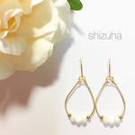 雫とマザーオブパールのピアス