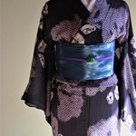 ◇夏着物◇　青紫に絞りで表現された大き目の花模様がモダン　裄65ｃｍ　正絹絽　和裁師手縫い着物