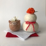 ☆再販☆お花と羊毛のミニ鏡餅＆イノシシ